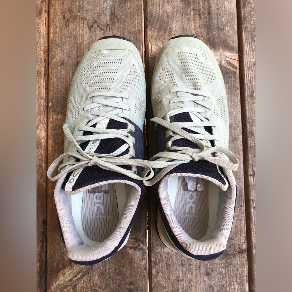 On Running Womens Cloudsurfer 9